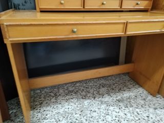 ESCRITORIO Y ESTANTERÍA