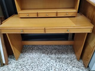 ESCRITORIO Y ESTANTERÍA