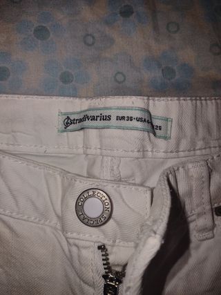 Shorts Stradivarius - Verde Oliva y Blanco