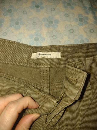 Shorts Stradivarius - Verde Oliva y Blanco