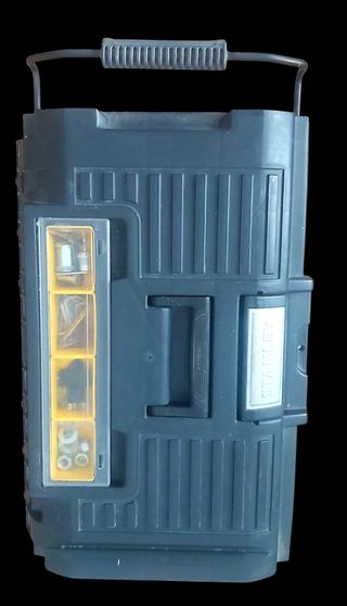 Arcón de transporte con autocierre