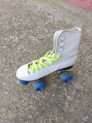 Patines 4 ruedas niña tienen cortes por fuera