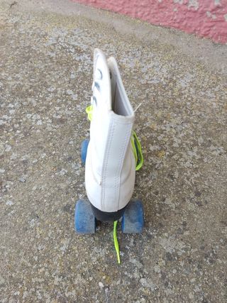 Patines 4 ruedas niña tienen cortes por fuera