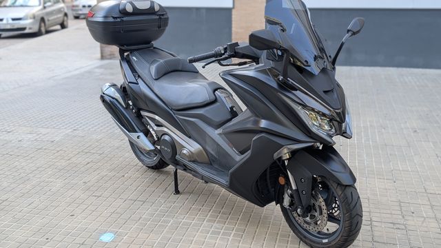 KYMCO AK 550 con garantía
