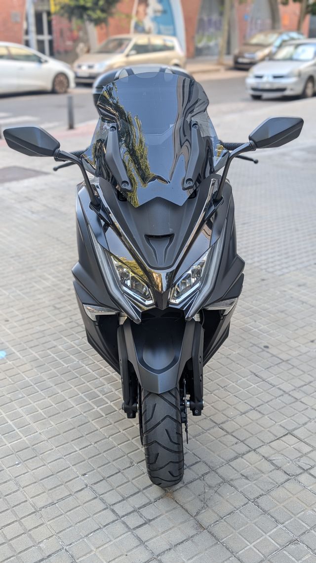 KYMCO AK 550 con garantía