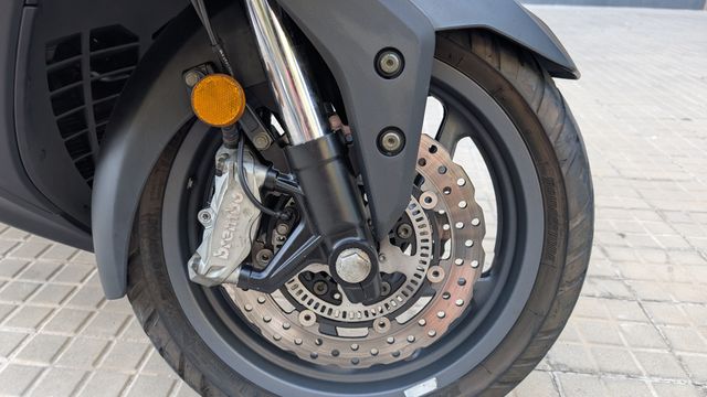 KYMCO AK 550 con garantía