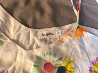 Blusa Top Camiseta Desigual  blanca - flores