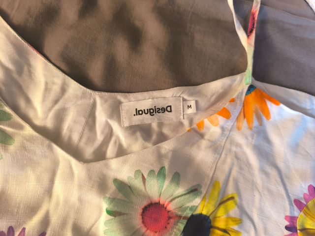 Blusa Top Camiseta Desigual blanca - flores