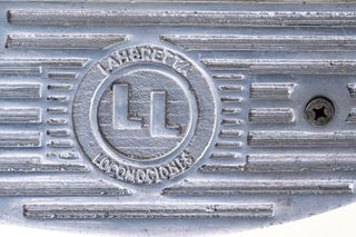 Embellecedor reposapiés Lambretta