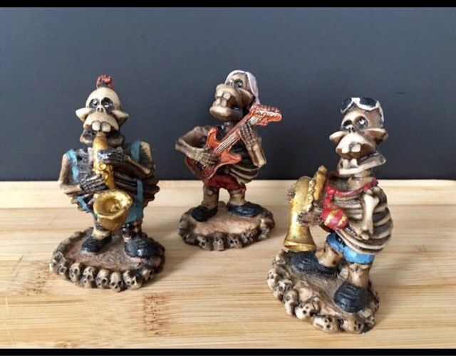 3 Figuras de Esqueletos Músicos
