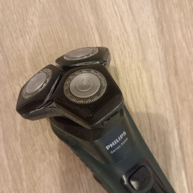 Rasoio elettrico Philips Series 5000