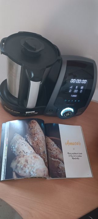 Olla vaporera de cocina Cecotec.