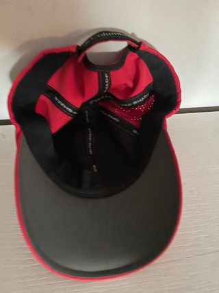 Gorra Columbia roja Omni-Shade