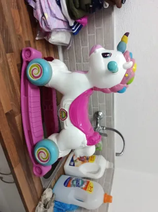 Correpasillos  y balancin unicornio musical