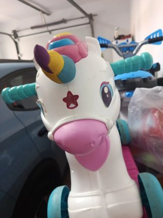 Correpasillos  y balancin unicornio musical
