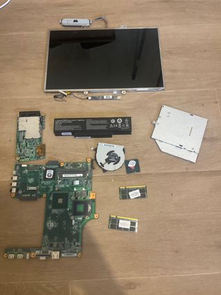 pc portatil con placa base partida 
