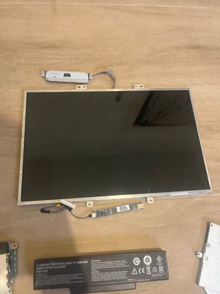 pc portatil con placa base partida 