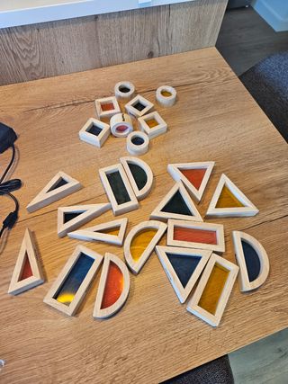 URGE VENDER MESA DE LUZ INFANTIL