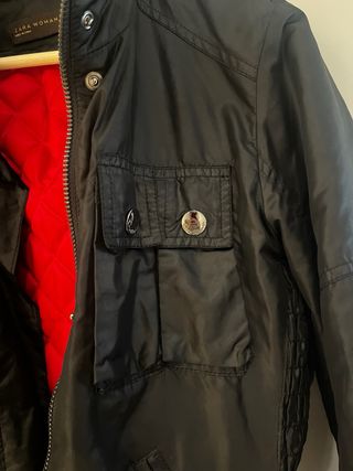 Chaqueta Zara negra y roja 