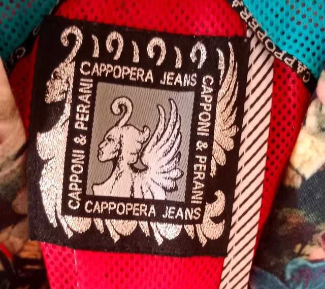 Cazadora Cappopera floral.