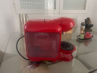 Cafetera Tassimo Bosch roja