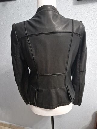 Chaqueta negra piel sintética