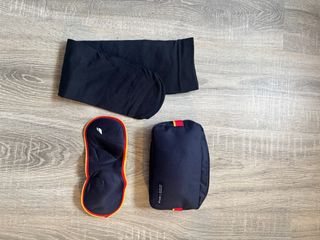 Kit viaje Iberia: neceser + antifaz + calcetines