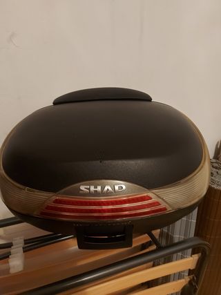 Baúl SHAD SH46 moto NO DISPONE DE LLAVES