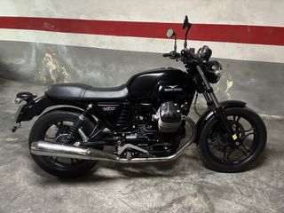 Moto Guzzi V7 II: Cafe Racer Negra