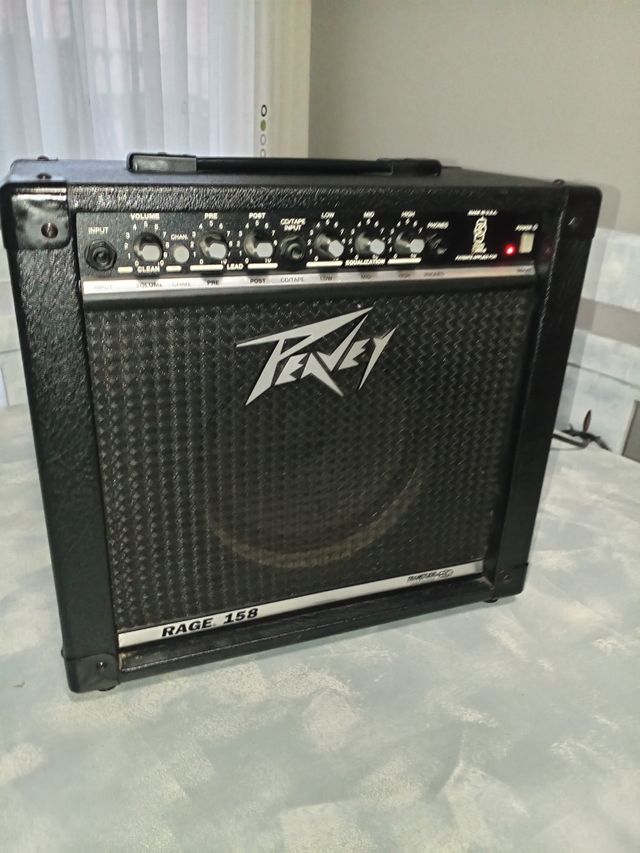 Guitarra Ibanez + Amplificador Peavey