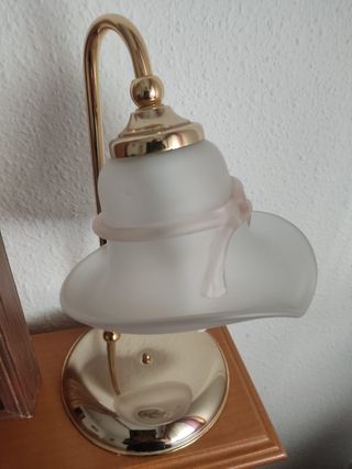 Lámpara de mesa + lámpara colgante doradas