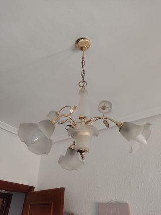 Lámpara dorada 3 luces