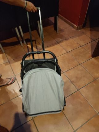 Carrito bebé ligero Gris