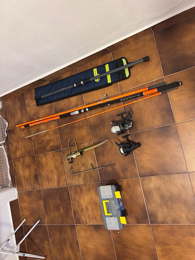 Pack Pesca: 2 Cañas + 2 Carretes + accesorios