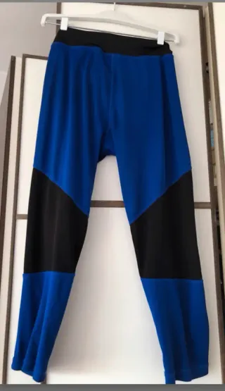 Leggings deportivos azules y negros