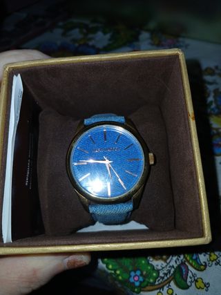 Reloj Mark Maddox Azul y Dorado