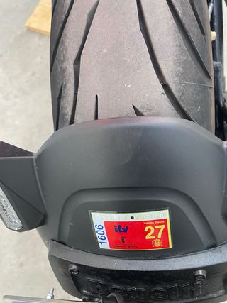 Benelli 502C - 12.600km -2021