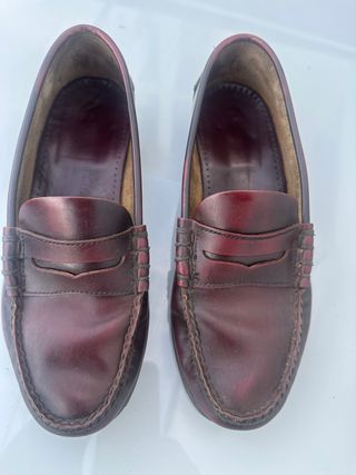 Zapatos castellanos burdeos