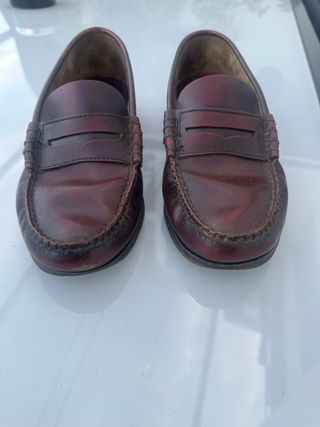 Zapatos castellanos burdeos