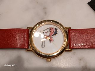 Reloj Madison vintage dorado y rojo