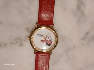Reloj Madison vintage dorado y rojo