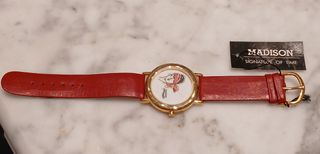Reloj Madison vintage dorado y rojo