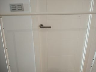 Burro ropa blanco metalico