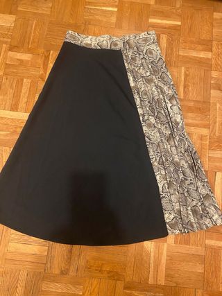 Falda Zara Basic serpiente-S