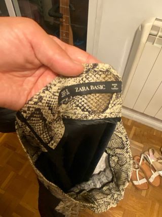 Falda Zara Basic serpiente-S