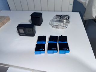 GoPro Hero 8 + 6 baterías + carcasa OFERTA BLACK F