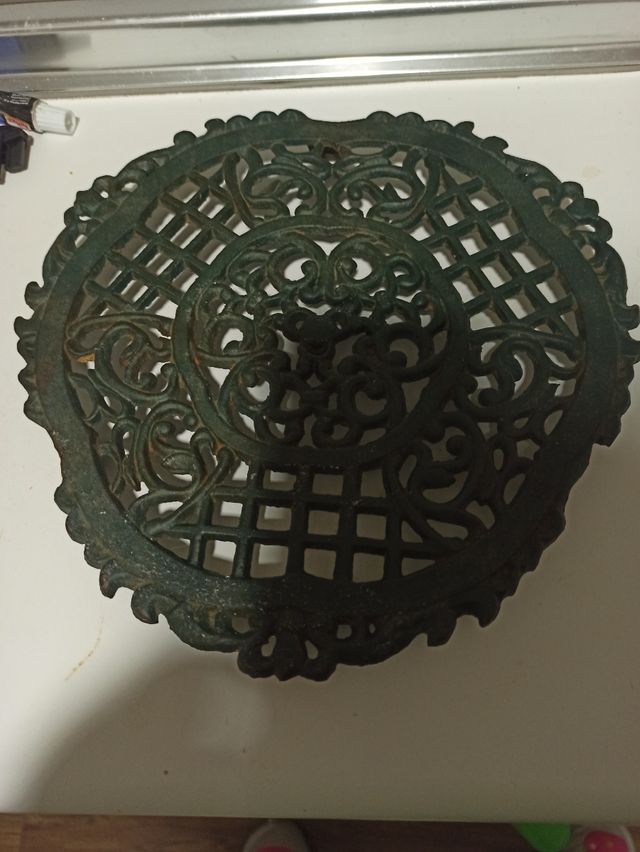 Salvamantel metálico verde