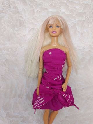 Muñeca Barbie articulada