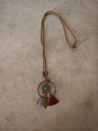 Collana stile etnico con piume