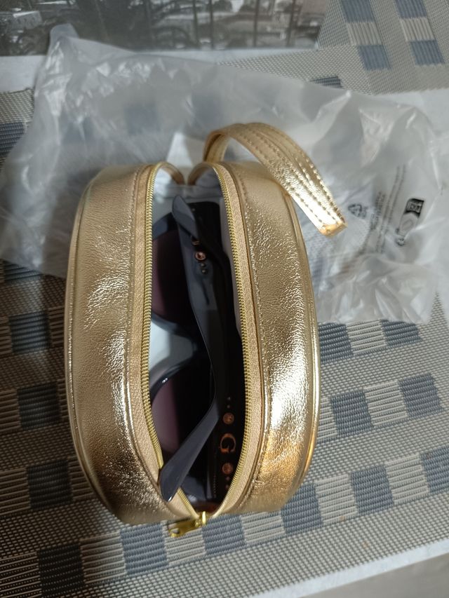 Occhiali Guess con strass